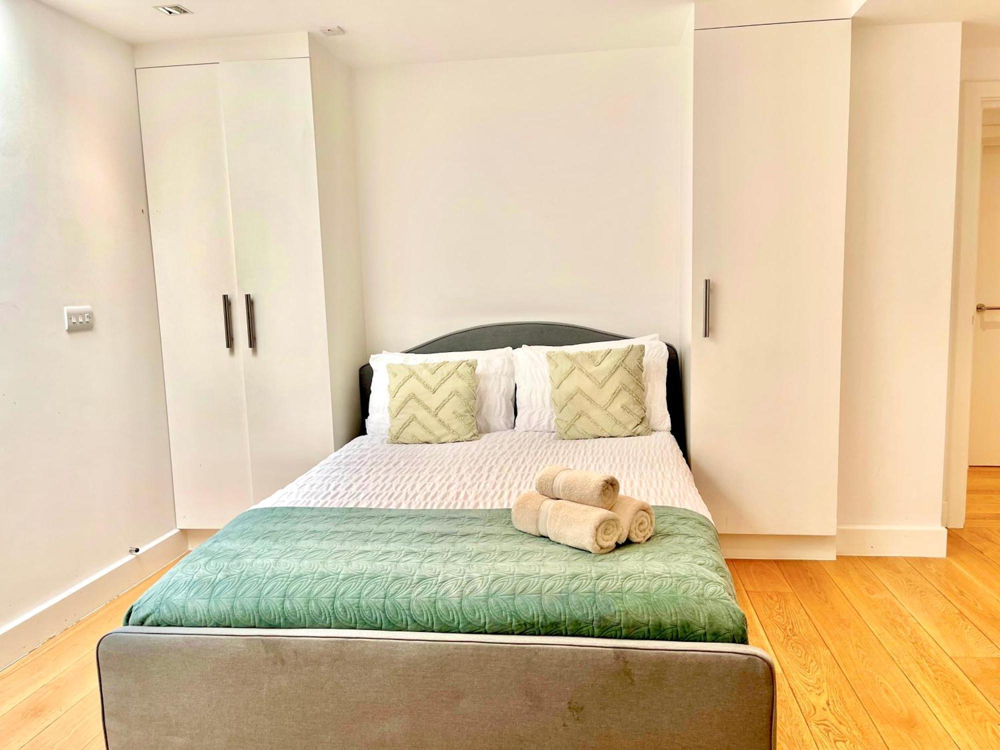 Chic 3 Bedroom Flat With Private Terrace In Holloway Near Finsbury Park Appartement *