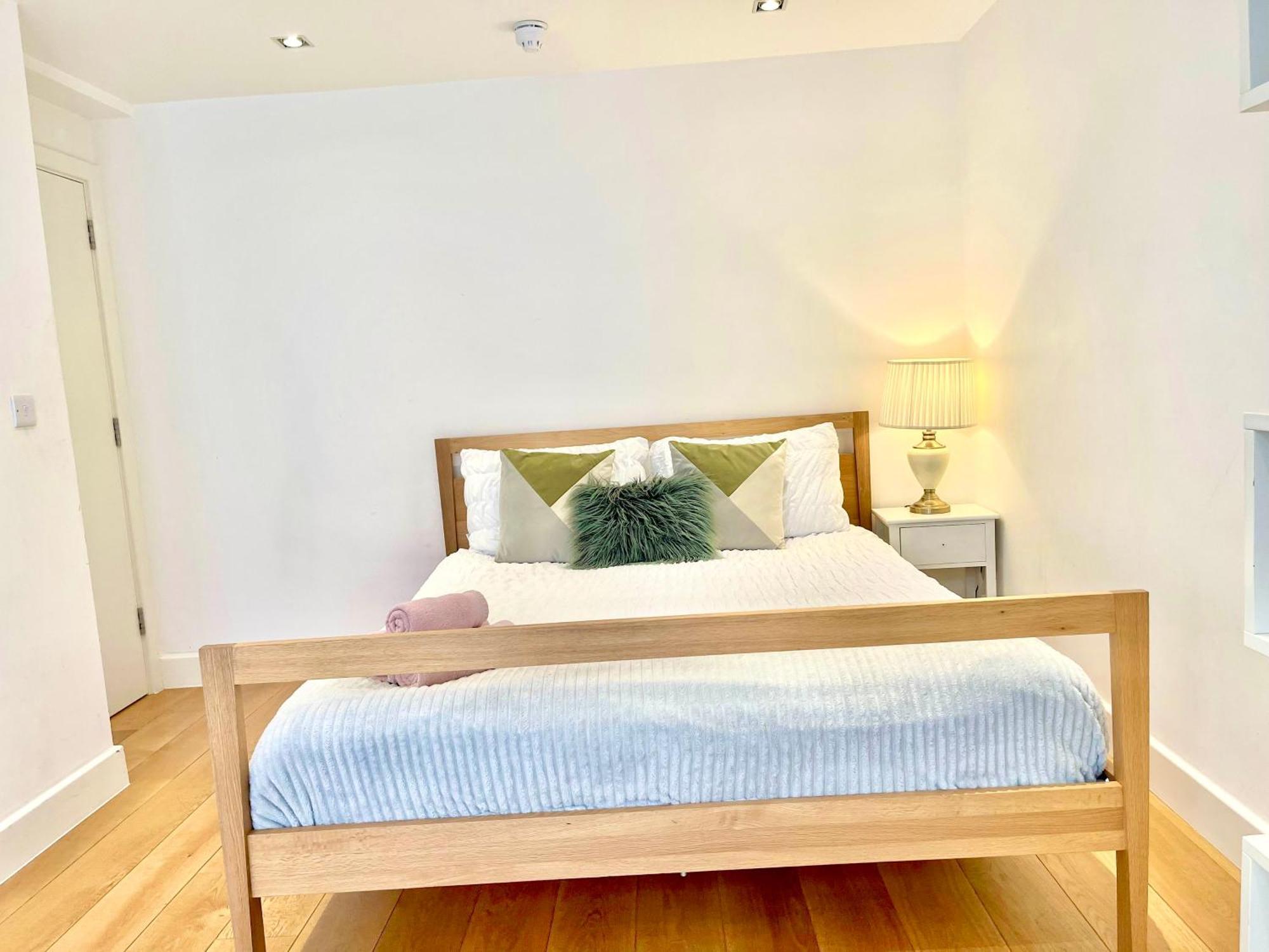 Chic 3 Bedroom Flat With Private Terrace In Holloway Near Finsbury Park Appartement